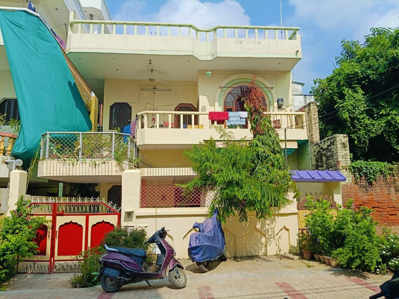 Agrawal * Varanasi